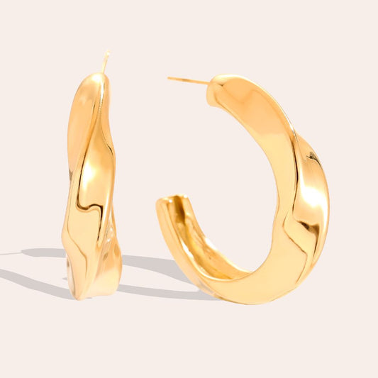 Classic Twist Half Hoop